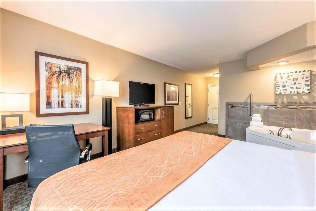 Amerivu Inn And Suites - Chisago City 外观 照片