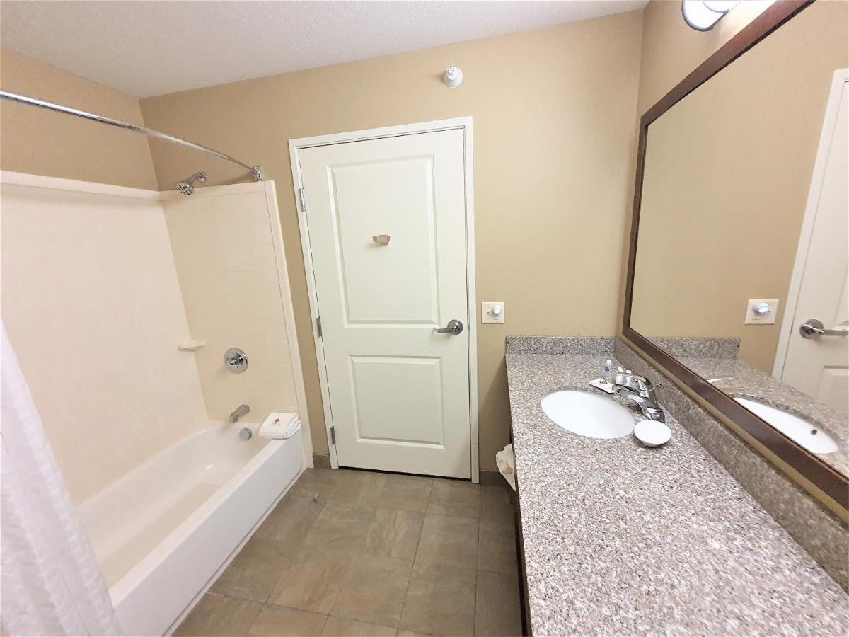 Amerivu Inn And Suites - Chisago City 外观 照片